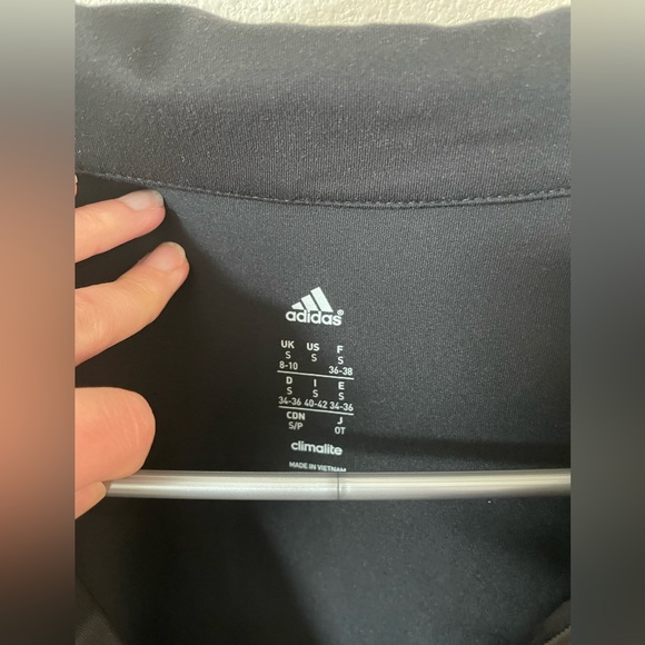 LIKE NEW! Black Adidas Running sweater - Picture 4 of 5